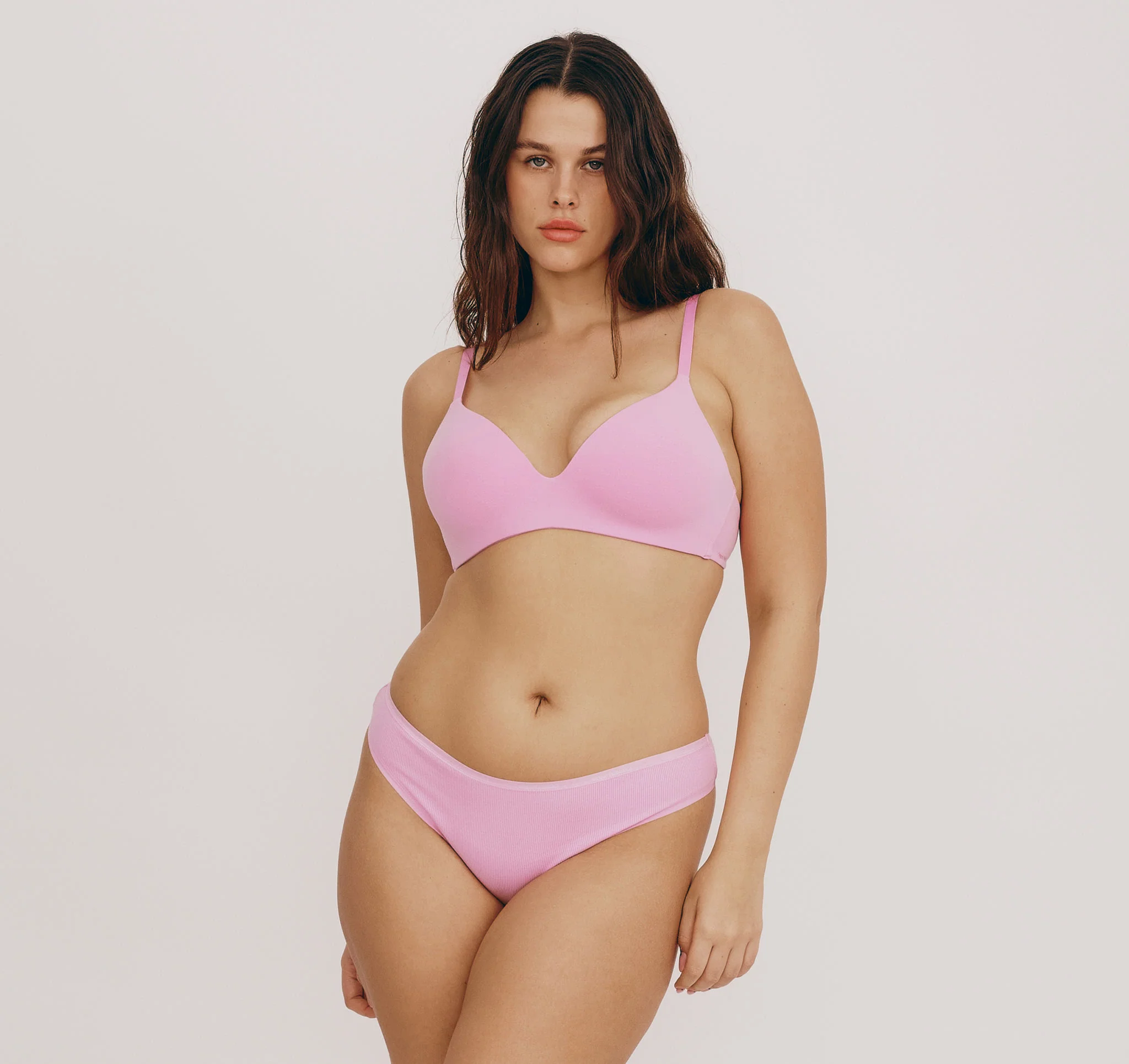 Core Wireless Plunge Bra - Image 3